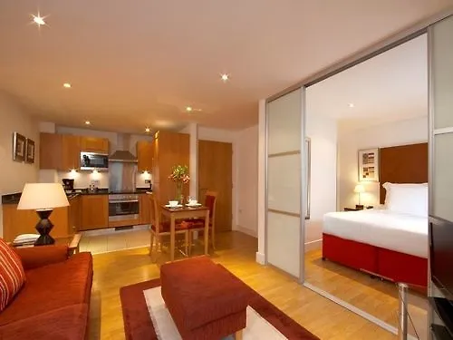 Marlin Apartments Stratford Londra 4*,